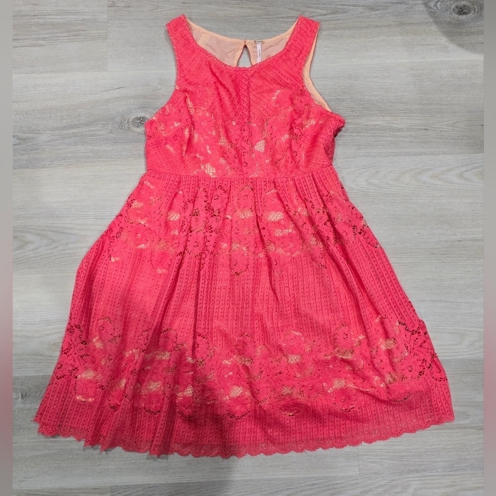 FREE PEOPLE Dress ROCCO Cherry Floral Lace Pointelle Lined Cut Out Back Size 2 - Picture 2 of 7